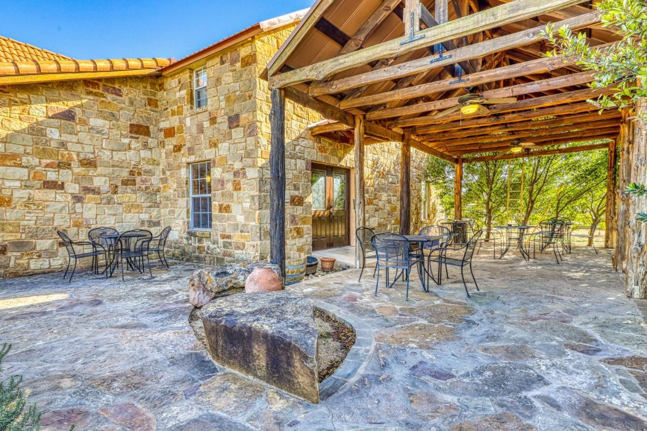The Pecan @ Mendelbaum Winery Guest Cabins Villa Fredericksburg Exterior photo