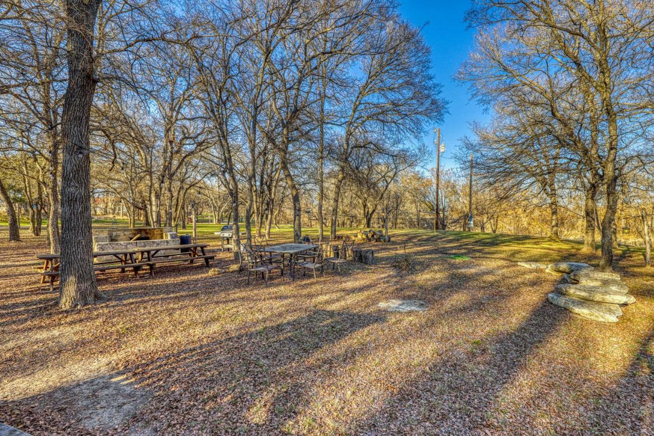 The Pecan @ Mendelbaum Winery Guest Cabins Villa Fredericksburg Exterior photo