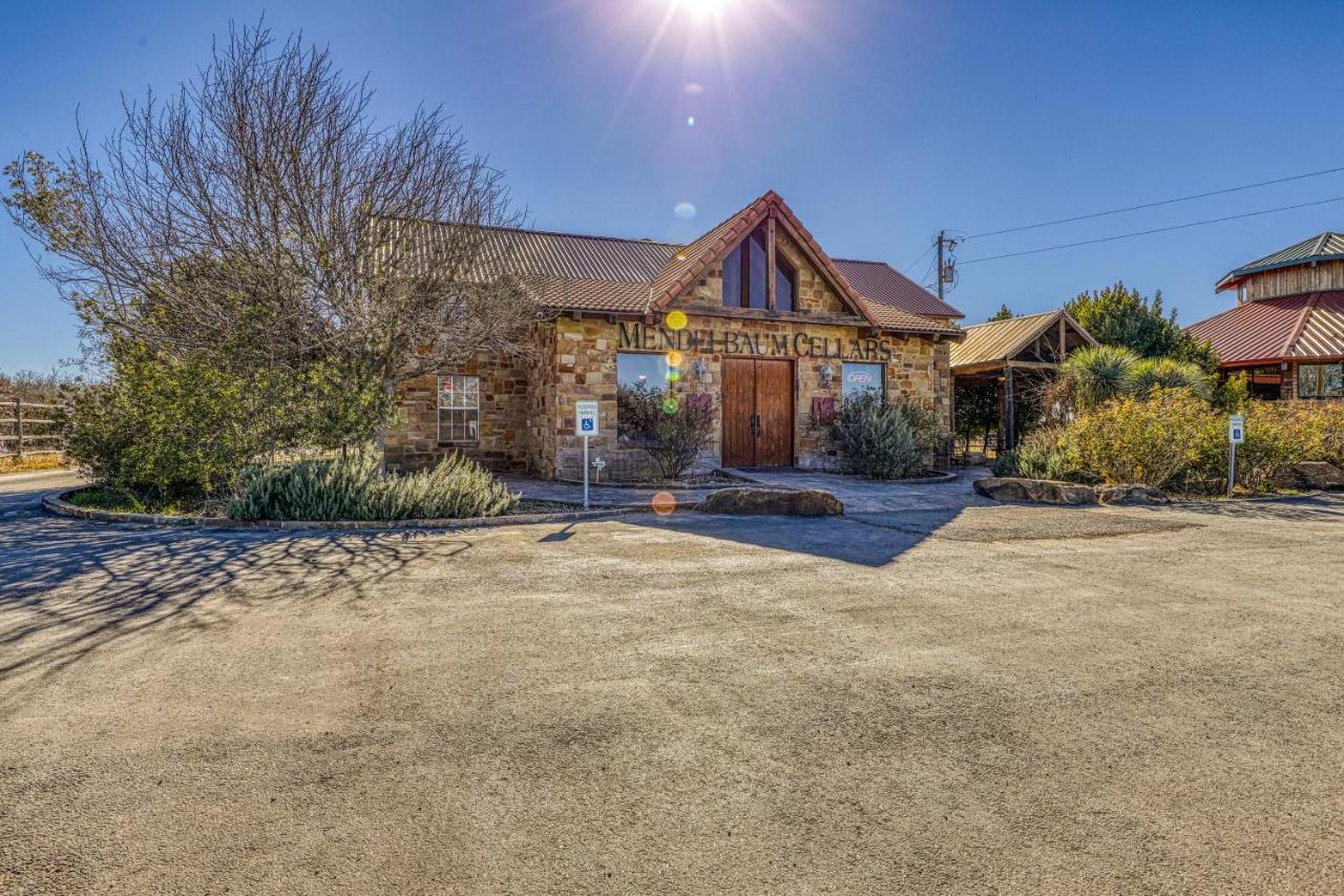 The Pecan @ Mendelbaum Winery Guest Cabins Villa Fredericksburg Exterior photo