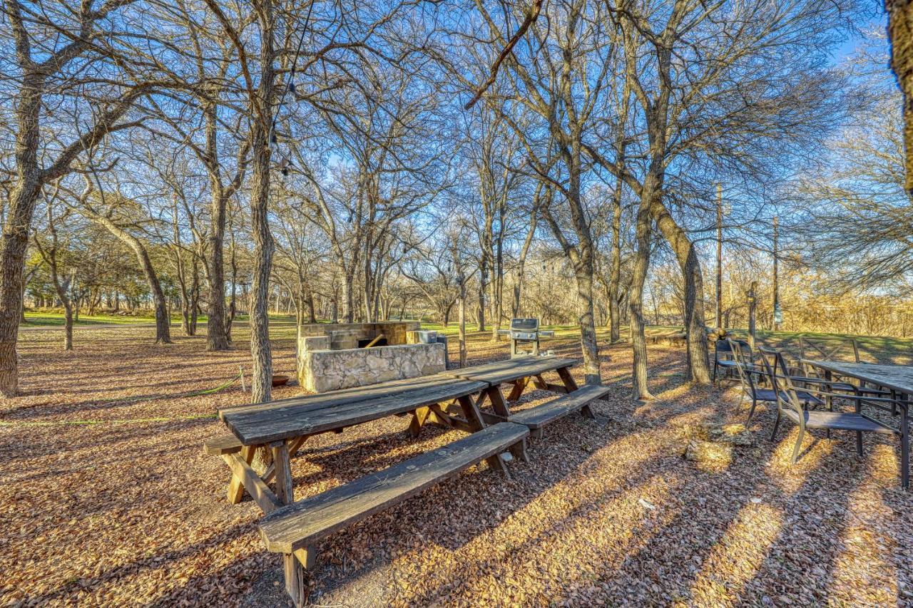 The Pecan @ Mendelbaum Winery Guest Cabins Villa Fredericksburg Exterior photo